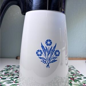 Vintage Corning Ware Blue
Cornflower 9 Cup Porcelain Pot
 W/ Lid Complete